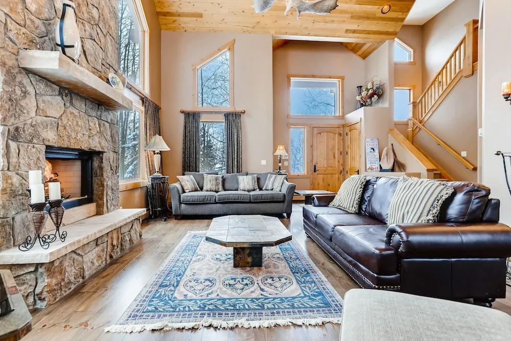 Luxurious All-suite Ski W/ Hot Tub 5 Bedroom Duplex