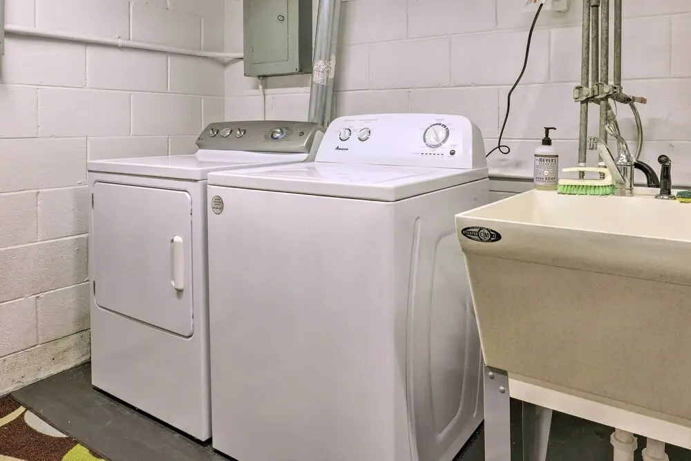 Pet-friendly Whitefish Bay Getaway w/ Large Yard!