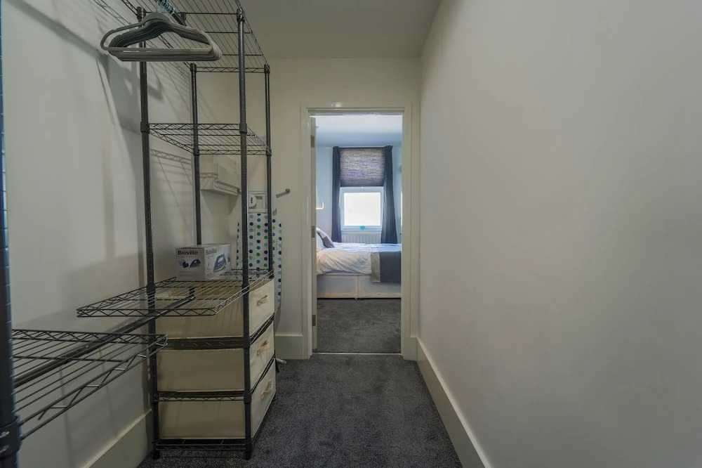 Captivating 1-bed Apartment, Merthyr Tydfil -