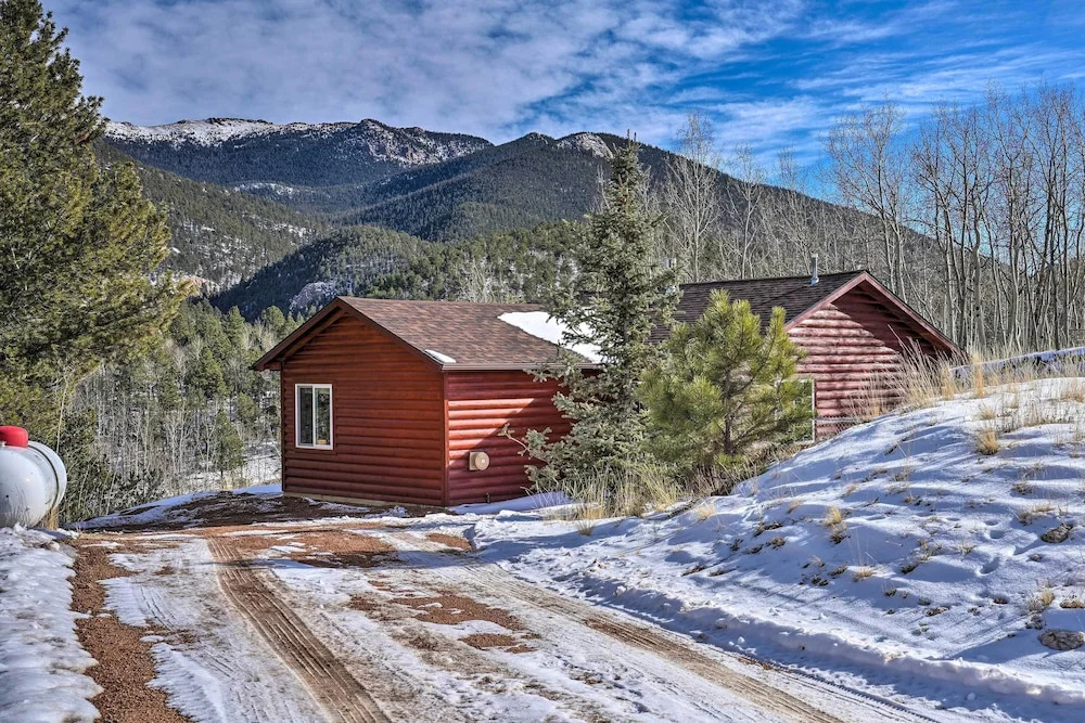 Hot Tub, Deck & Grill: Mtn-view Divide Cabin