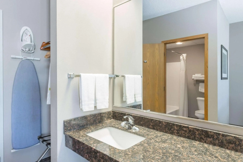 Holiday Inn Express Hotel and Suites Kingsville by IHG