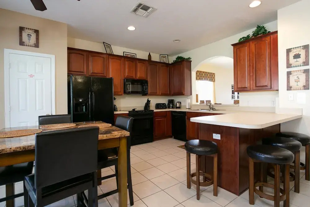 Villa 2682 Manesty Windsor Hills