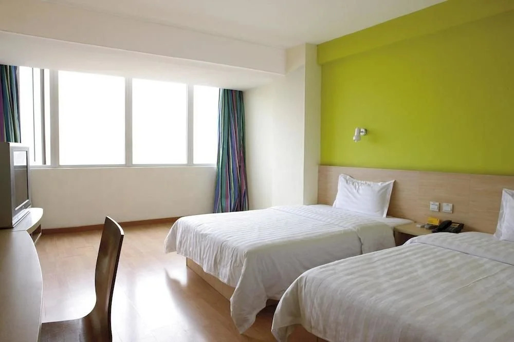 7 Days Inn (Jining Railway Station)