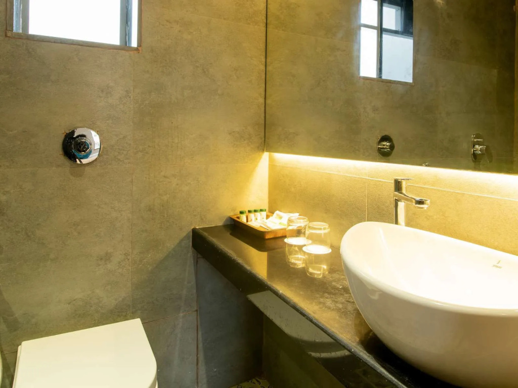 Silver Oak Tropical Resort, By Bay Hotels