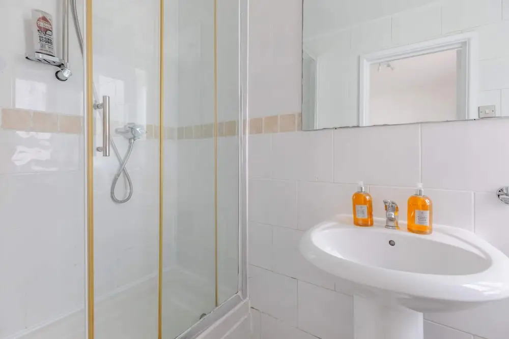 Spacious 3BD Flat, Close to Tube - Fulham!