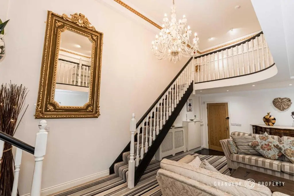 Stunning Sea View 2 Bed Triplex Apt Terrace Free Parking