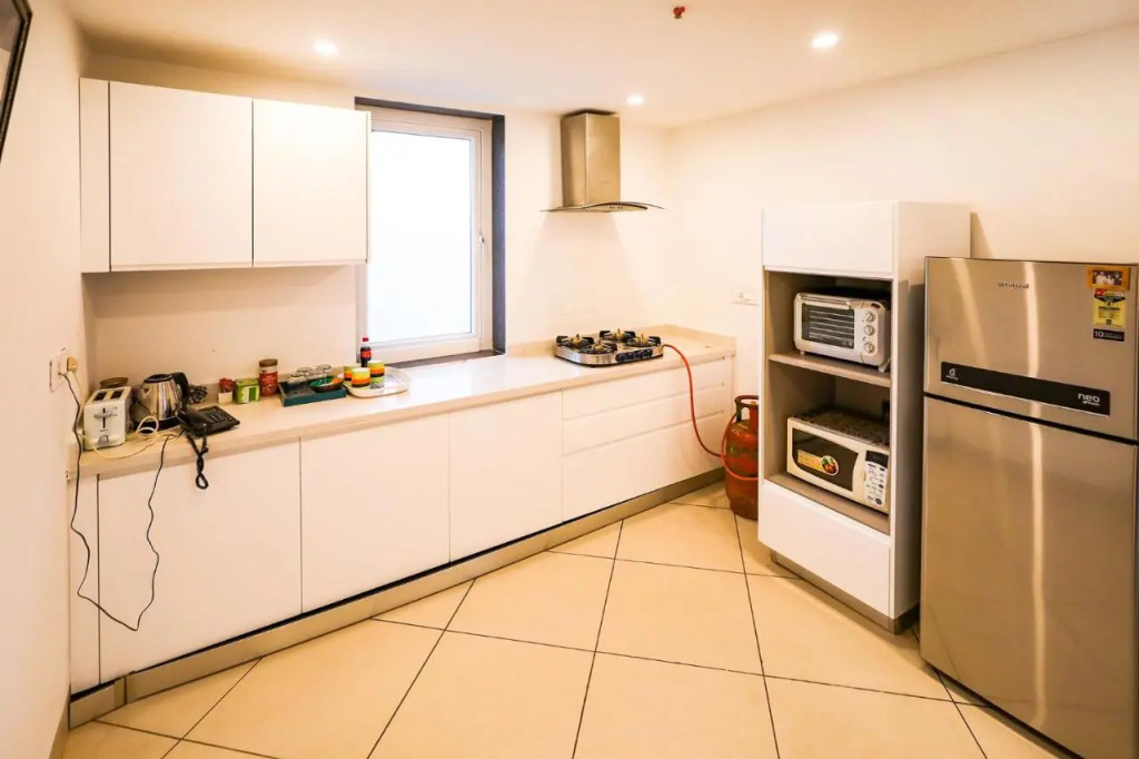 FabHotel La Paz Stay B&B