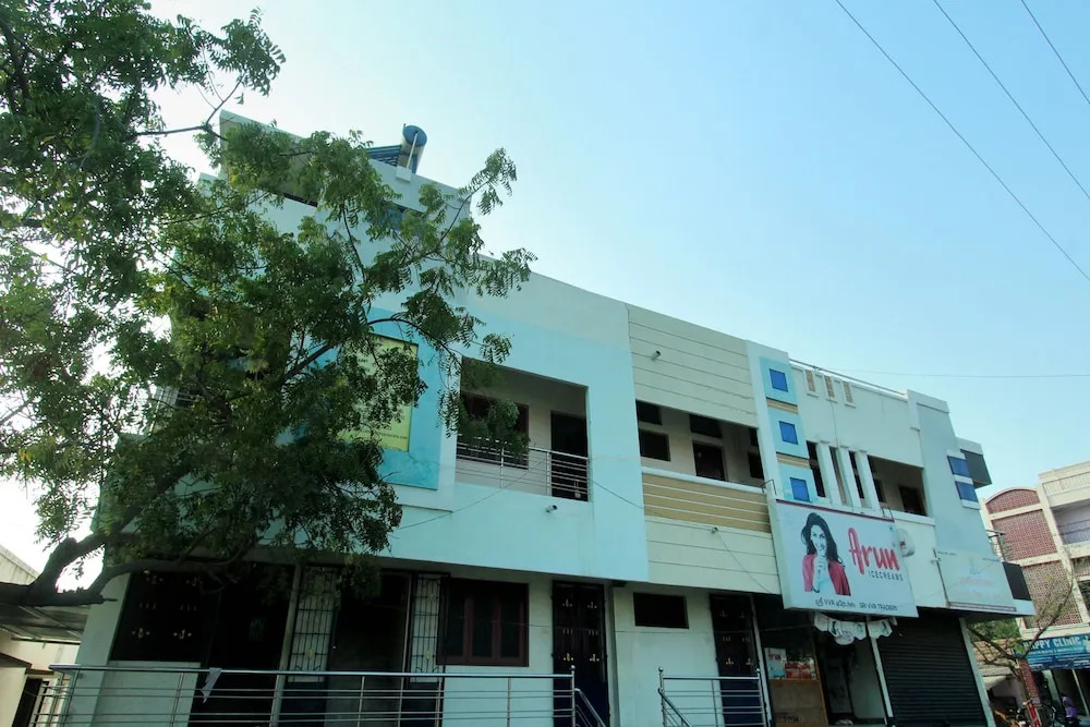 Oyo 27946 Sandhanam As Abode