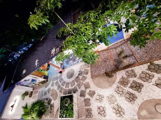 Weizhou Island Xilin Meishu (Shell Beach Shop)