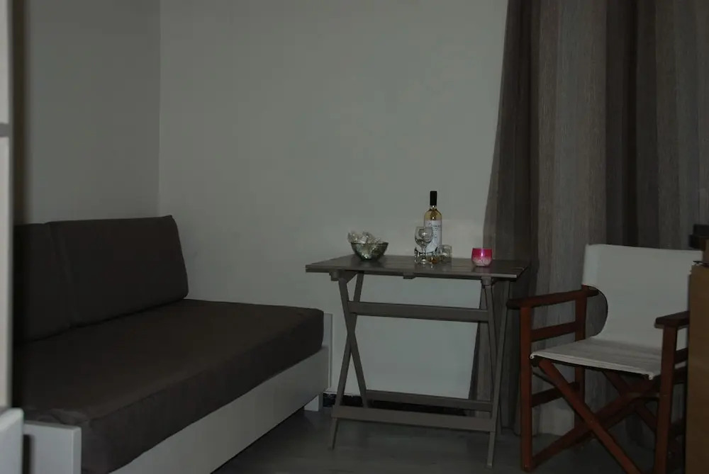 Seafalios-Beach Front Apt