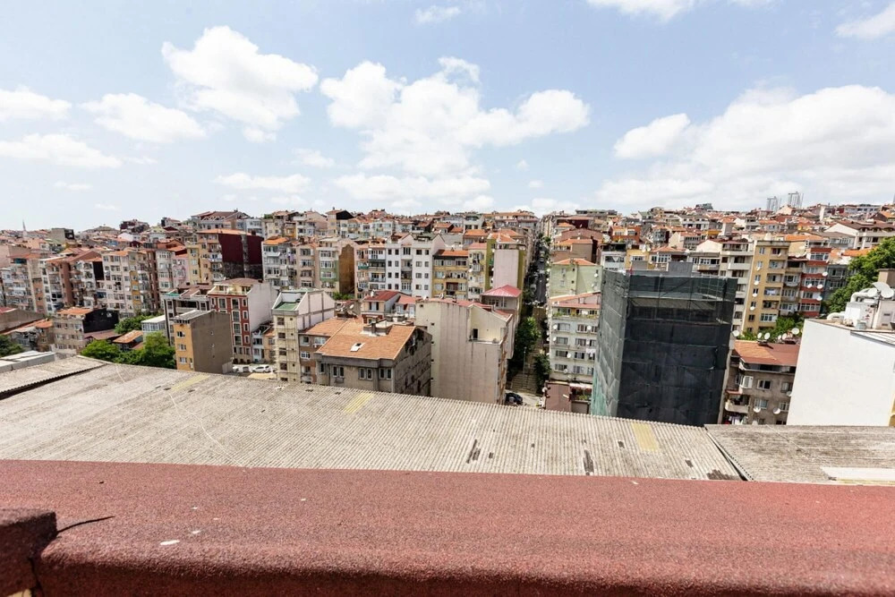 Central and Modern Flat with City View in Sisli