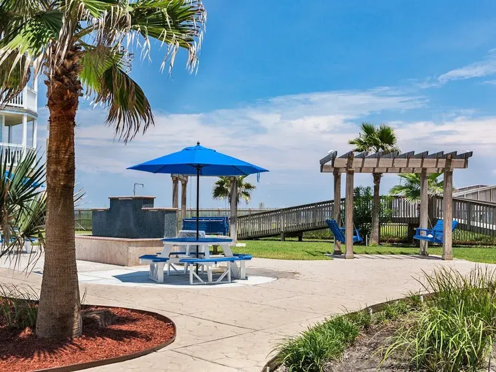 10811 Termini San Luis Pass Condo - 2 Br condo by RedAwning