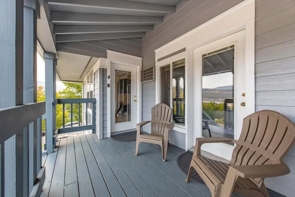 04 Lodge 1 Bedroom Condo by RedAwning