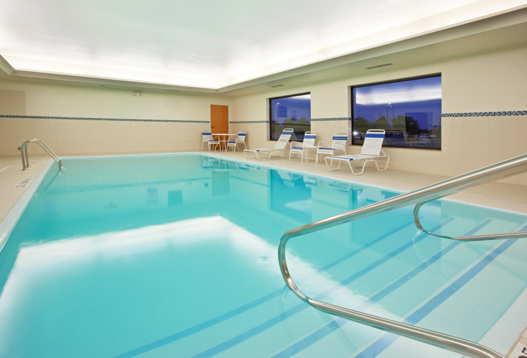 Holiday Inn Express Hotel & Suites Bay City by IHG