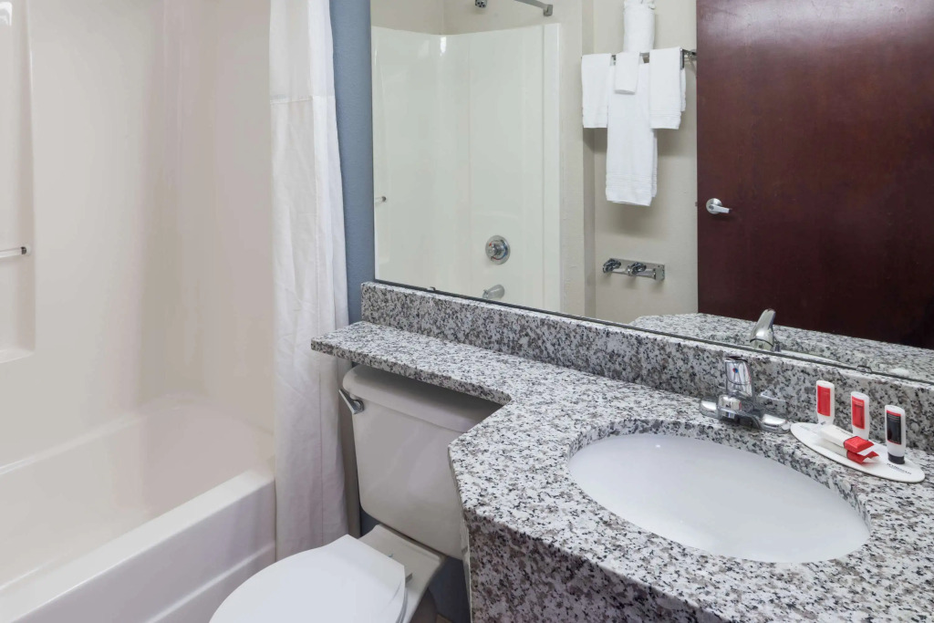 Microtel Inn & Suites - Greenville