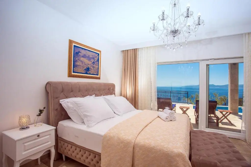 Villa Porto Mimice, 40sqm Heated Private Pool, 4 bedrooms, Sauna, Gym, Billiard