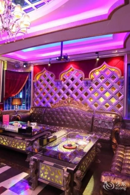 Hechi Shuntai Hotel