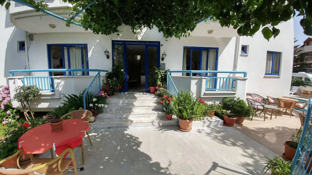 Blue Paradise Apart