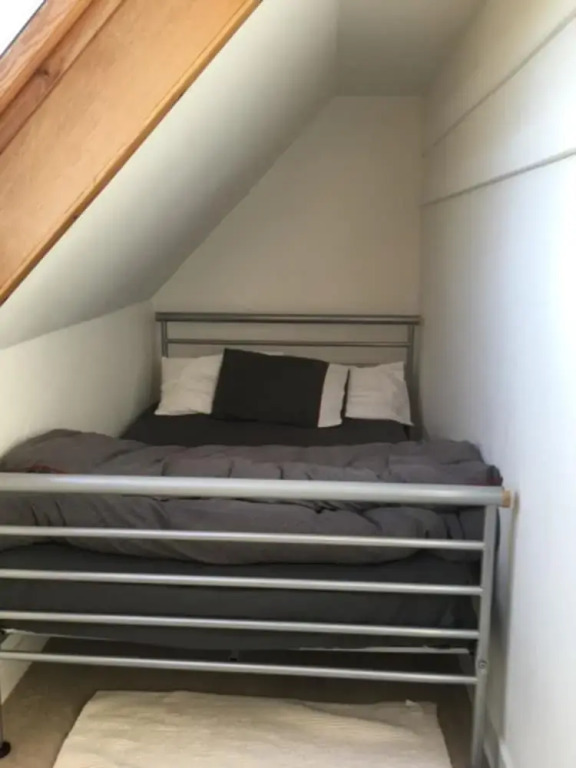 Spacious 4 Bedrooms Apartment in City Centre