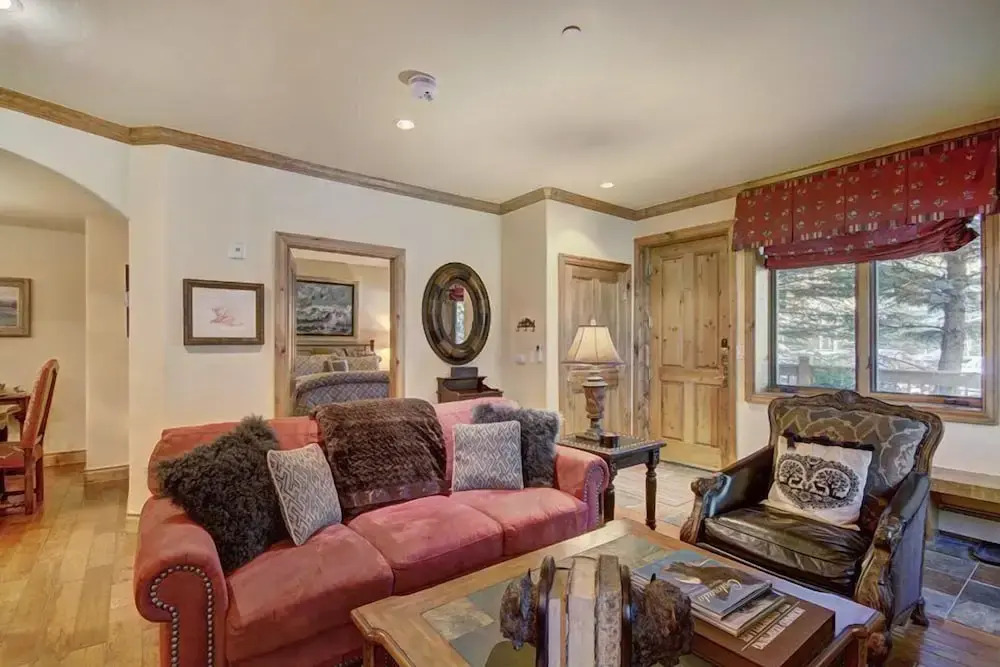 Cozy & Central Arrowhead Ge Townhome 2 Bedroom Condo by RedAwning