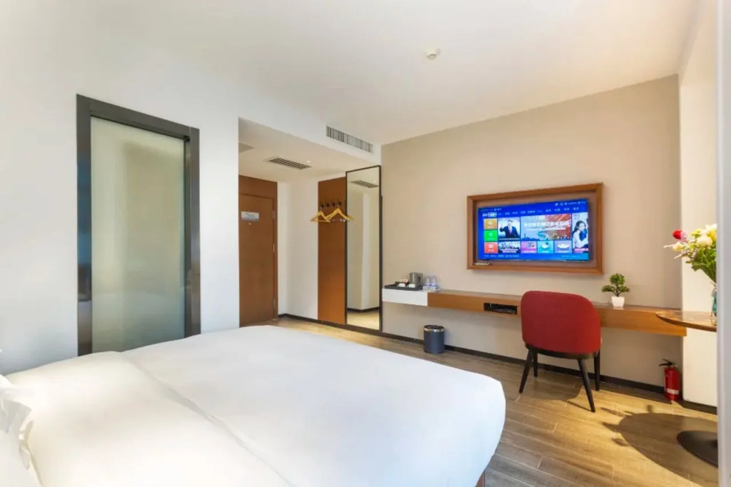 Borrman International Hotel Guangzhou Meihuayuan Subway Station Branch-Free one-way shuttle bus to the exhibition venue during the Canton Fair - Paid airport pickup service available