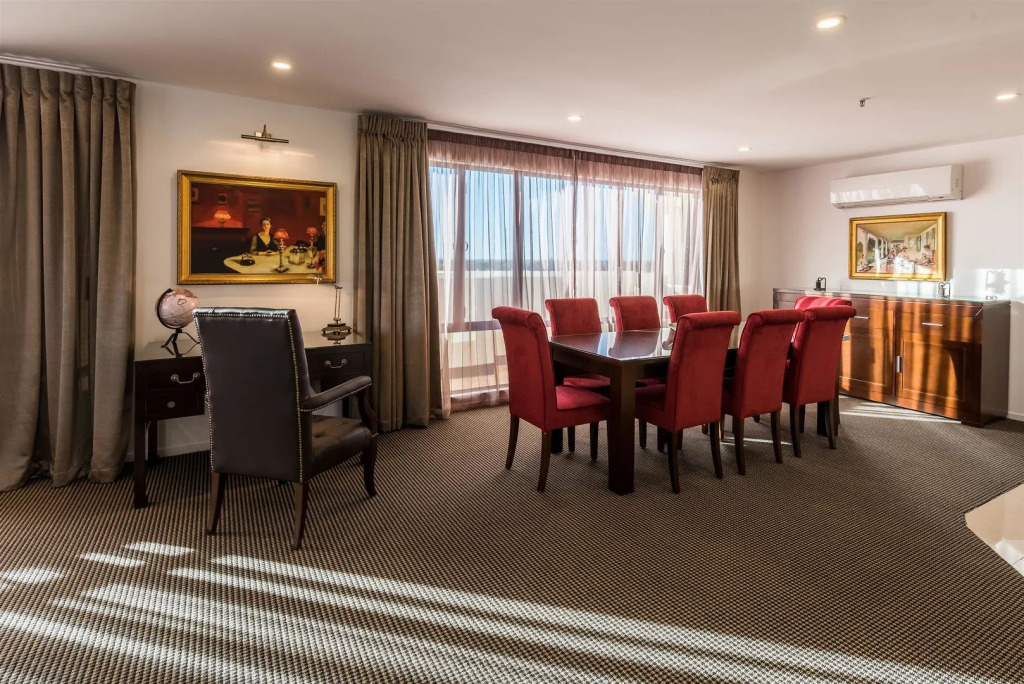 Fino Hotel & Suites