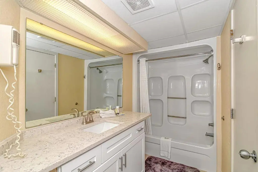 Oceanfront 1 Bedroom 2 Bath Suite Boardwalk 439