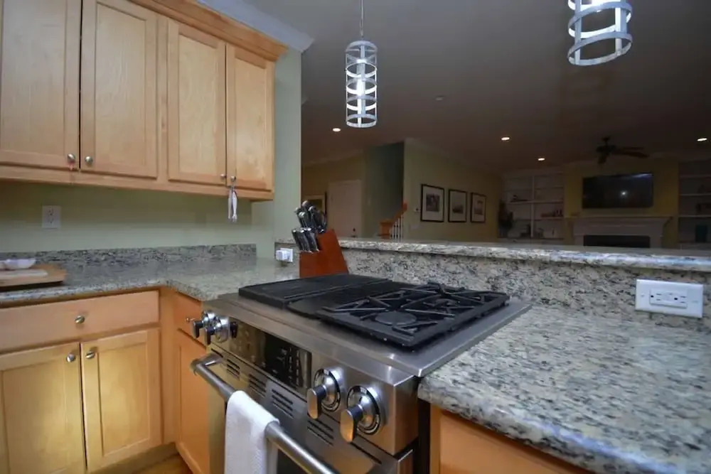Island Time - Pet Friendly and Minutes From Beach