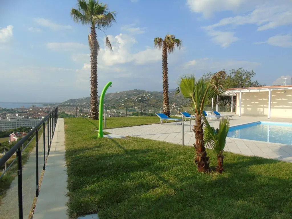 COUNTRY HOUSE Marj & Jo RESORT