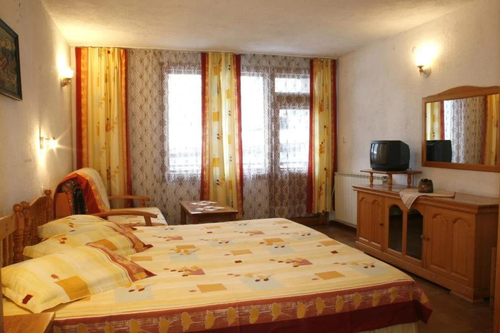 Hadjipopov House