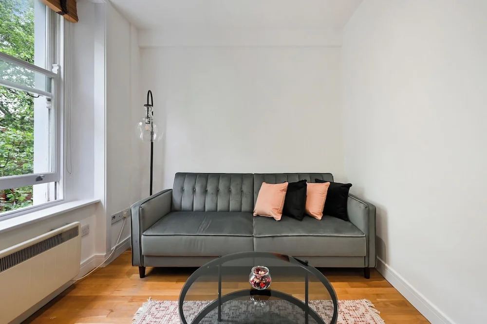 Avari Apartments - Grays Collection