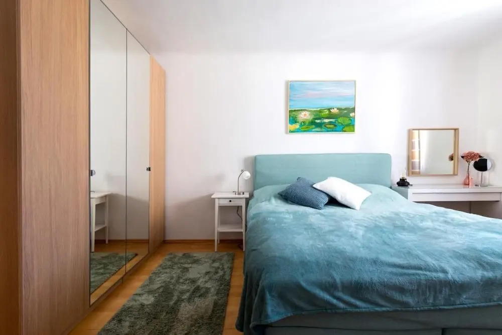 Apartment Rudolfspark Check in 15h to 22h Only