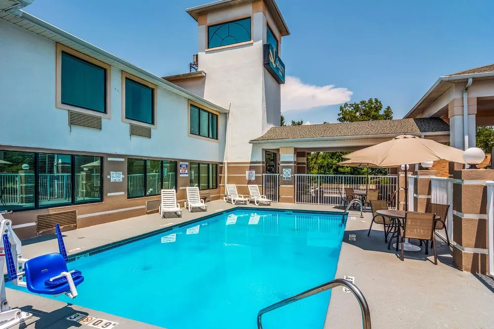 Executive Inn & Suites