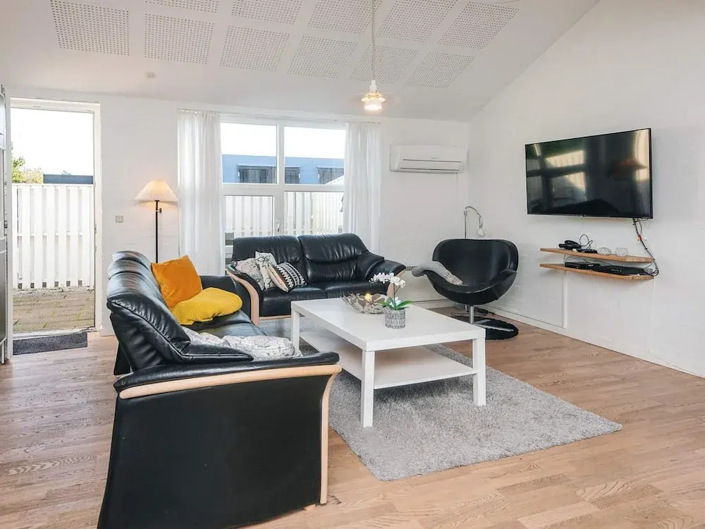 Modern Beach Retreat in Blavand-By Traum