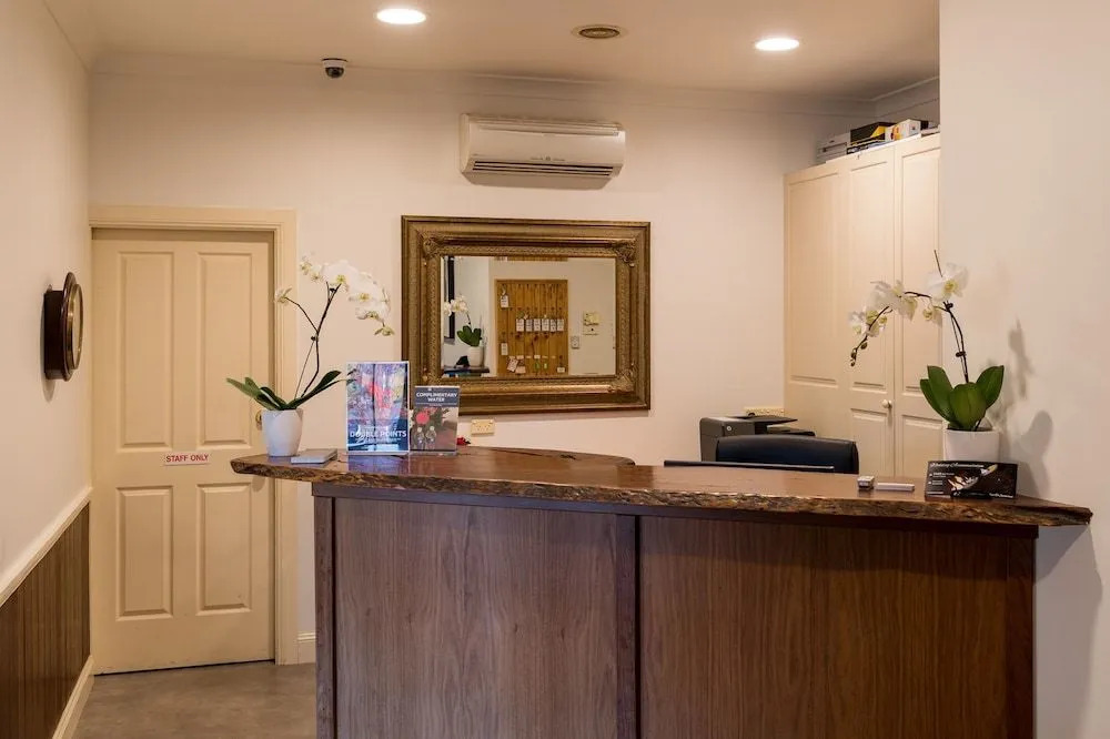 Bowen Inn Motel