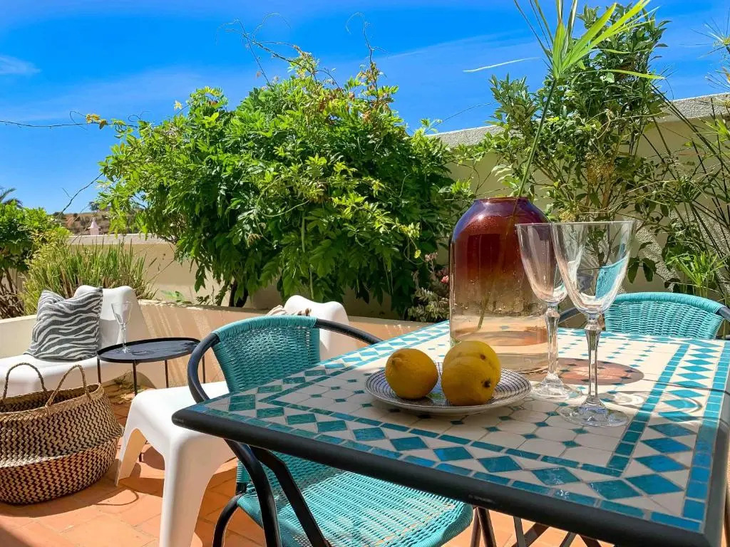 2BDR Townhouse Duplex with Pool by LovelyStay