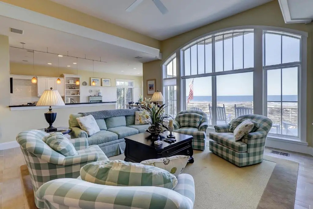 111 Dune Ln 6 BR Oceanfront Home Forest