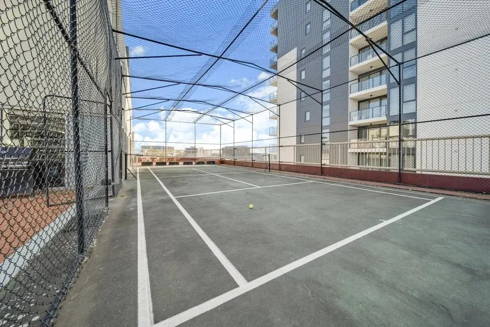 Center 1-bed With Sauna, Gym, BBQ & Parking