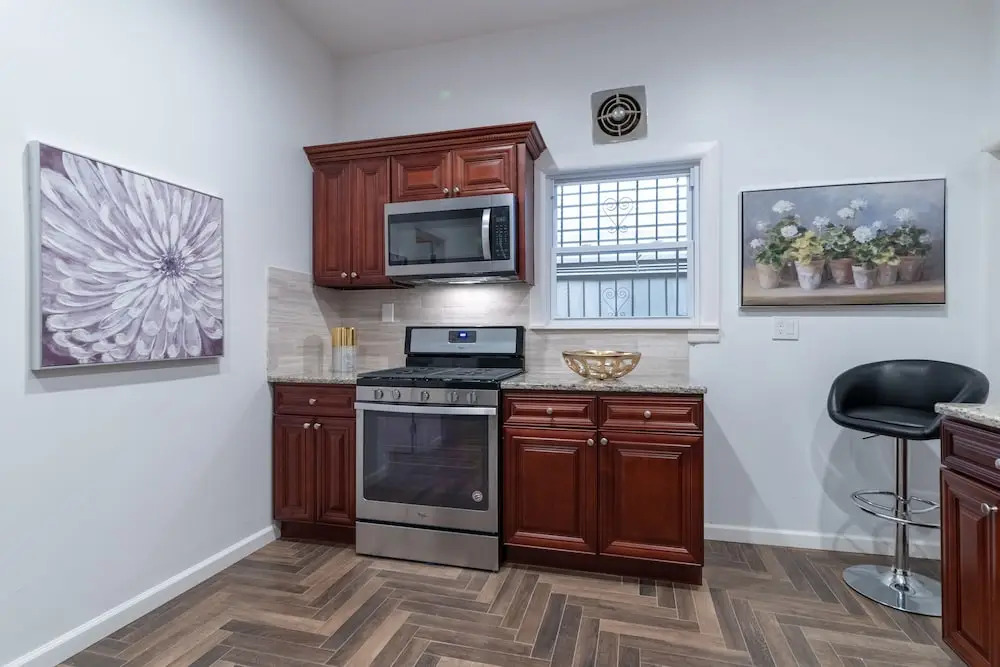 Jersey City, 323 Summit Ave - 2 Br Apts