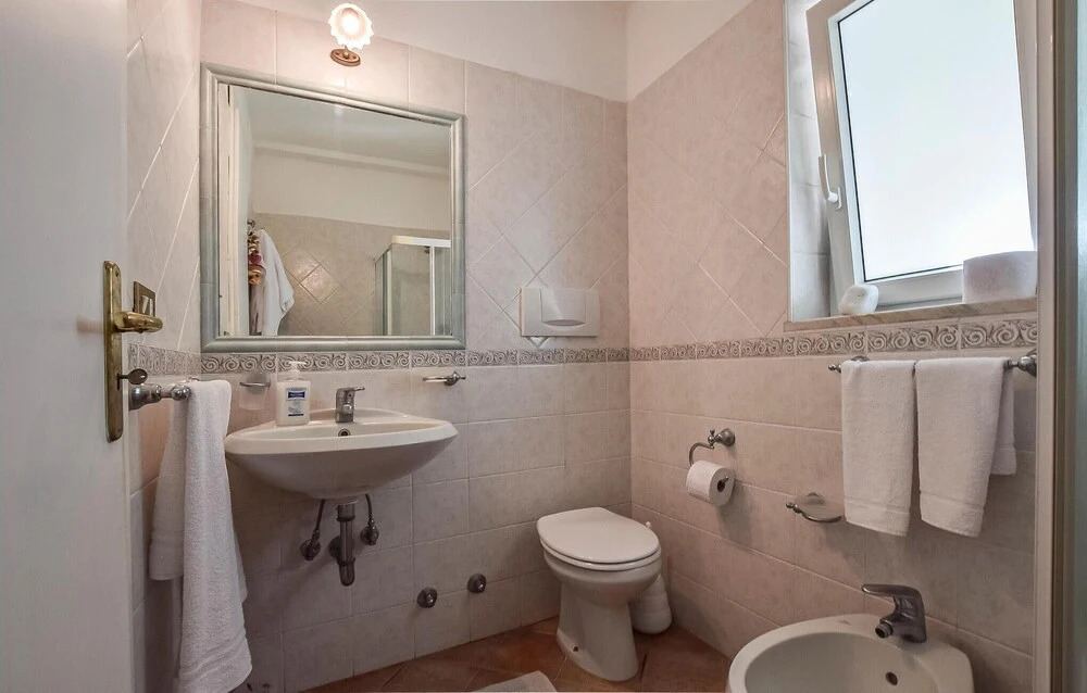 Stunning Home in Sant'angelo With Wifi and 2 Bedrooms
