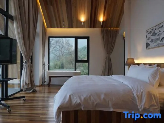Wonderland Holiday Hotel