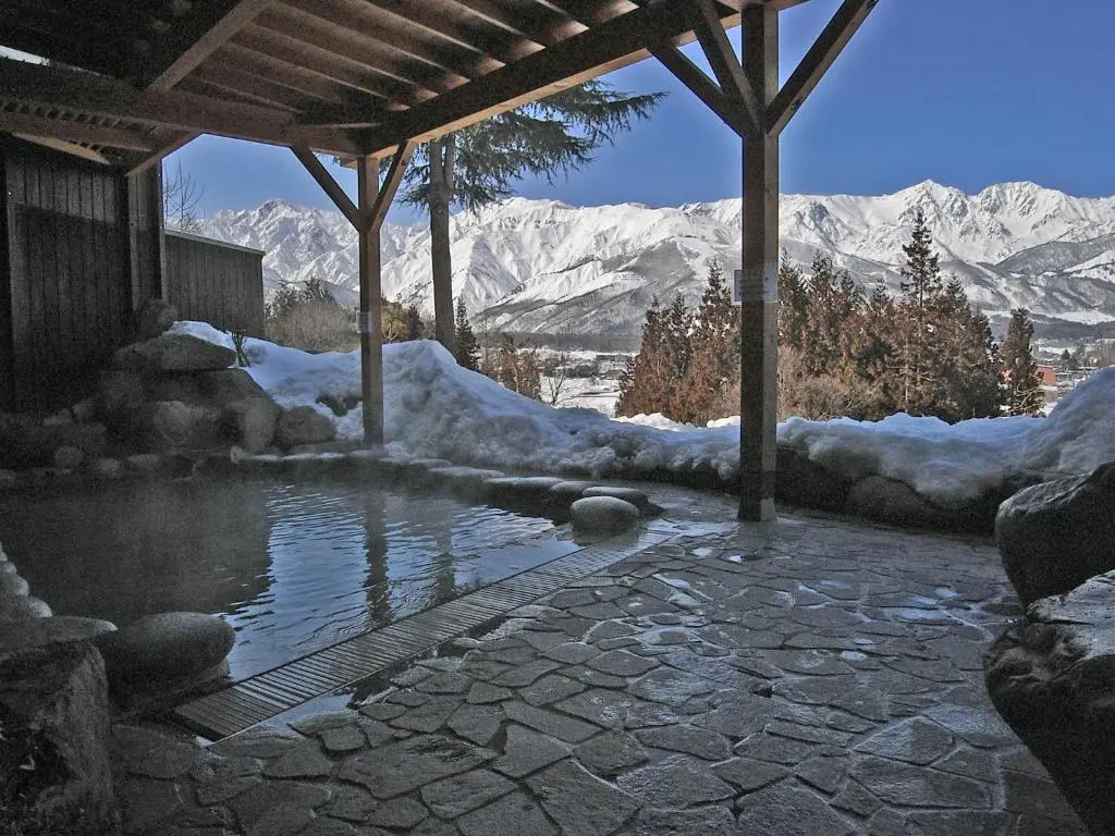 Square 8 HAKUBA RETREAT by UNPLAN