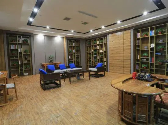 Riyue Lake Culture Hotel