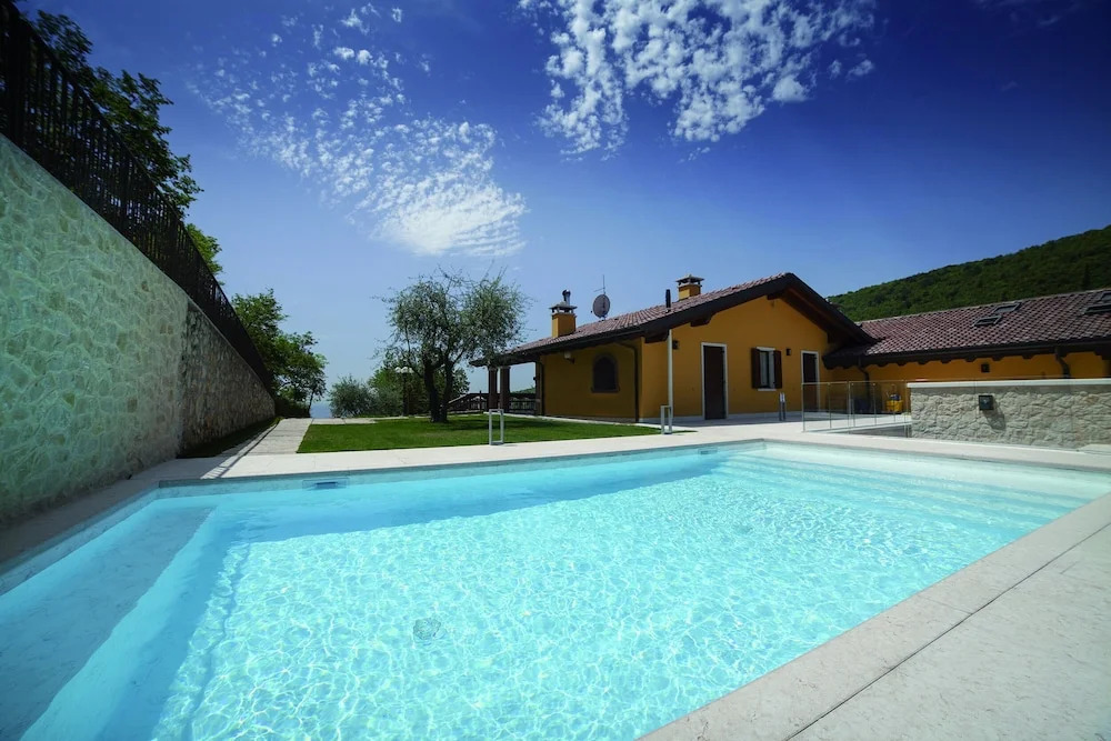 AGRITURISMO ACINATICO WINE RELAIS