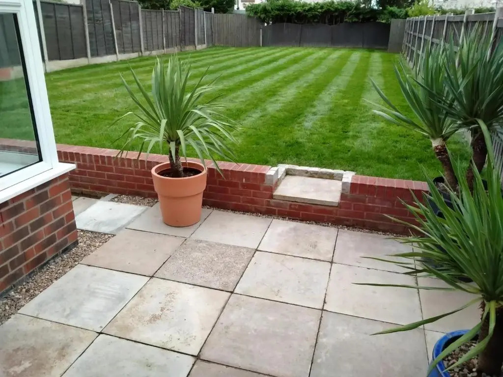 Orion House - sleeps 6, driveway, garden