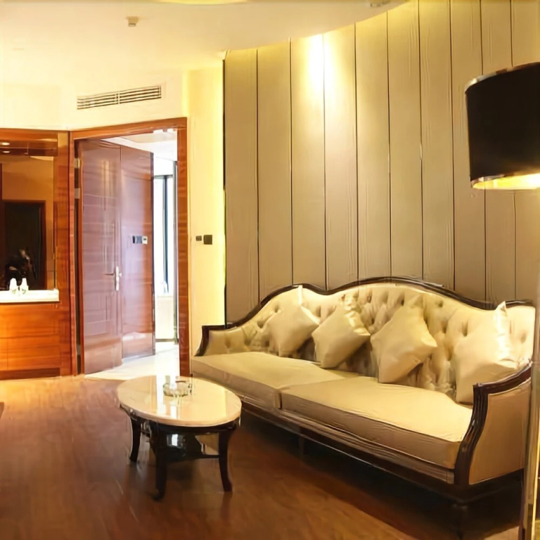 Royal Garden Hotel