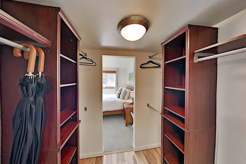 Luxurious Getaway Near Beaver Creek: Sleek Updates 2 Bedroom Condo