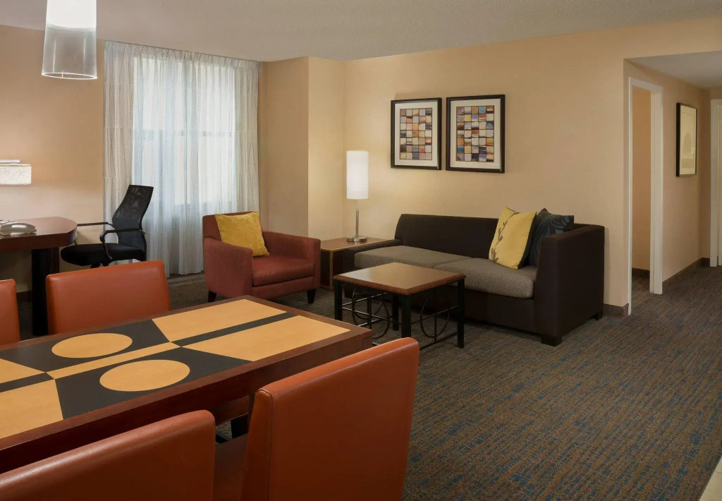 Residence Inn by Marriott Toronto Downtown / Entertainment District