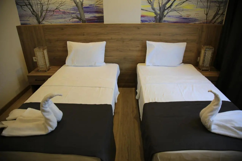 Golden World Suite Hotel