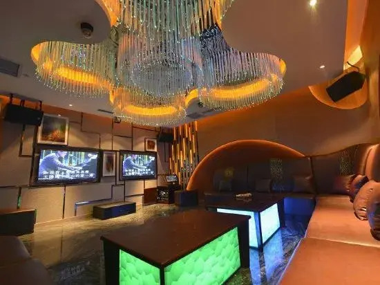 Huanuo Xinjinglun International Hotel